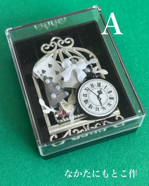 画像2: ●トランプブローチ● なかたにもとこ作 (2)